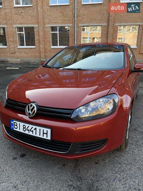 Хетчбек Volkswagen Golf 2009 в 