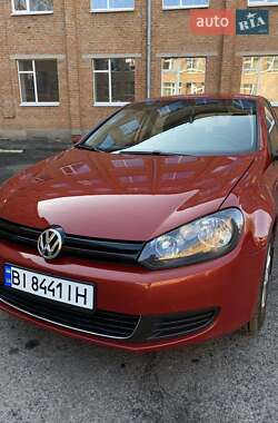 Хетчбек Volkswagen Golf 2009 в 