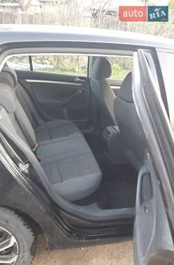 Хетчбек Volkswagen Golf 2008 в 