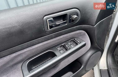 Хэтчбек Volkswagen Golf 2000 в 