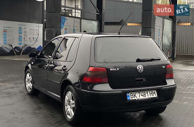 Хэтчбек Volkswagen Golf 1999 в 