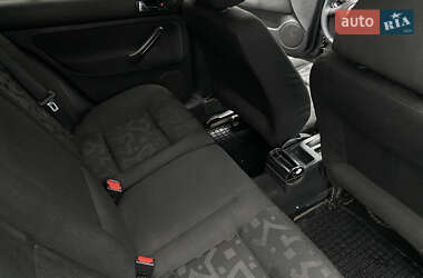 Хэтчбек Volkswagen Golf 1999 в 
