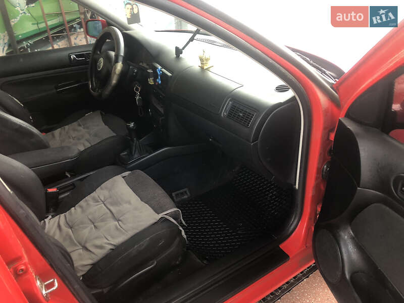 Хэтчбек Volkswagen Golf 1998 в Драчинцах