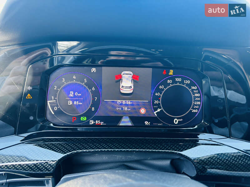 Хэтчбек Volkswagen Golf 2020 в Киеве