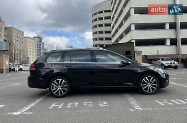 Универсал Volkswagen Golf 2019 в 