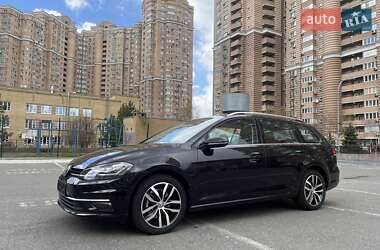 Универсал Volkswagen Golf 2019 в 