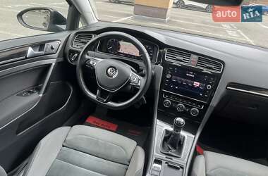 Универсал Volkswagen Golf 2019 в 