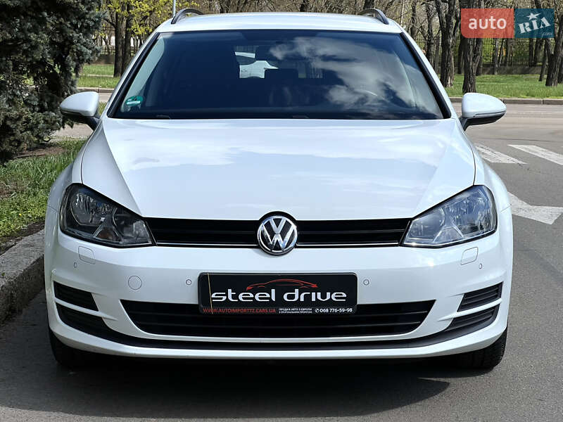 Универсал Volkswagen Golf 2015 в Николаеве