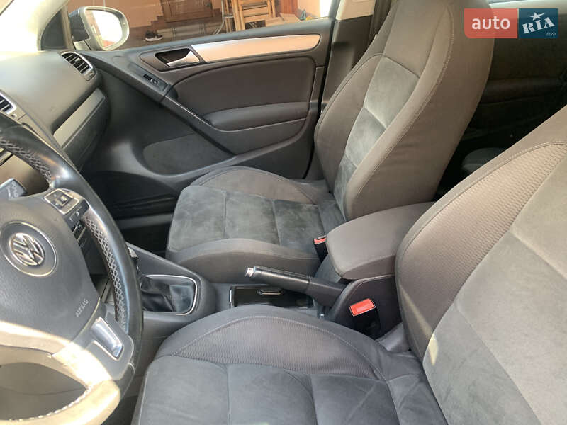 Хэтчбек Volkswagen Golf 2009 в Иршаве