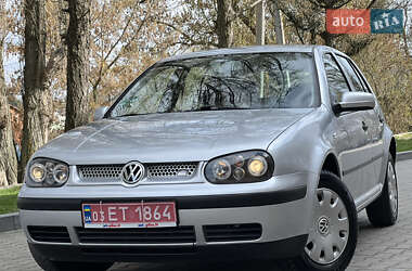 Хэтчбек Volkswagen Golf 2001 в 