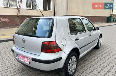 Хэтчбек Volkswagen Golf 2001 в 