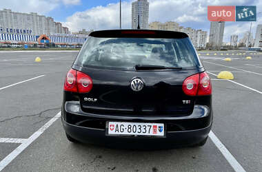 Хэтчбек Volkswagen Golf 2009 в 