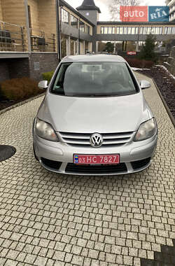 Хетчбек Volkswagen Golf 2007 в 