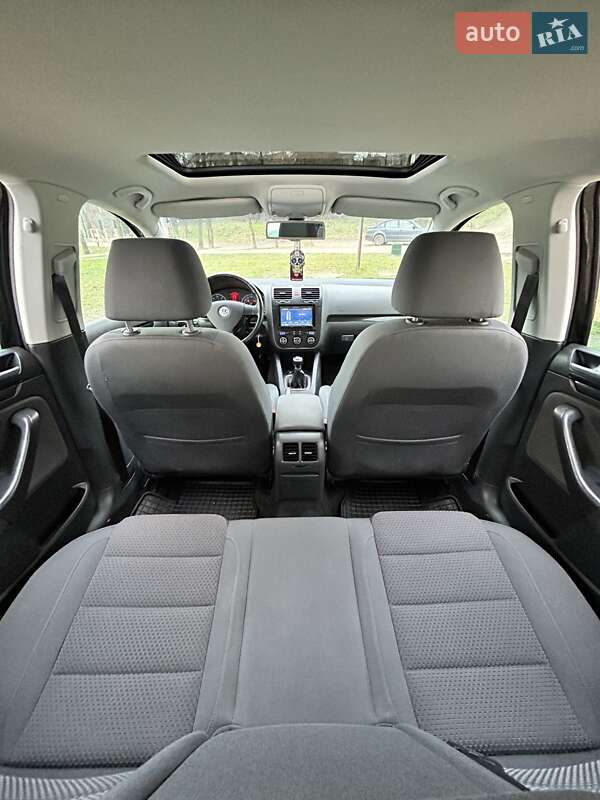 Хетчбек Volkswagen Golf 2008 в Сумах