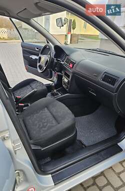 Універсал Volkswagen Golf 2000 в 
