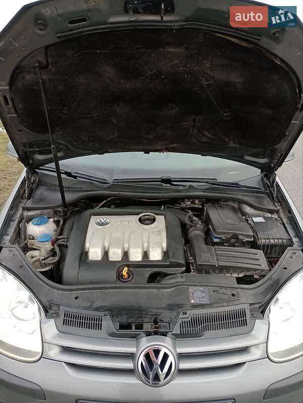 Хэтчбек Volkswagen Golf 2006 в Луцке