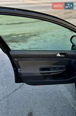Хэтчбек Volkswagen Golf 2007 в 