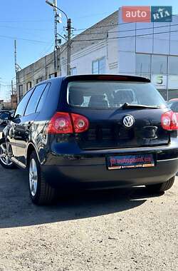 Хетчбек Volkswagen Golf 2005 в 