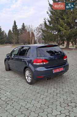 Хетчбек Volkswagen Golf 2010 в 