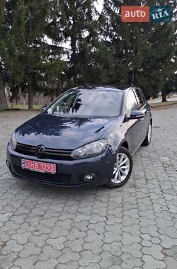 Хетчбек Volkswagen Golf 2010 в 