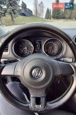 Хетчбек Volkswagen Golf 2010 в 