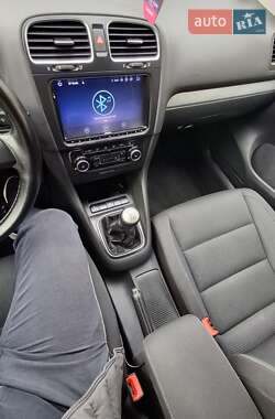 Хетчбек Volkswagen Golf 2010 в 
