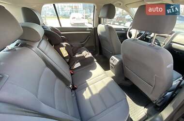Хетчбек Volkswagen Golf 2004 в 