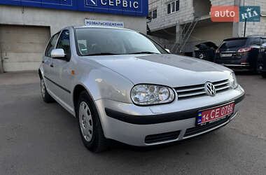 Хэтчбек Volkswagen Golf 1999 в 