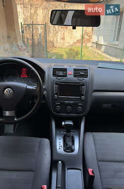 Хетчбек Volkswagen Golf 2007 в 