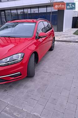 Универсал Volkswagen Golf 2019 в 