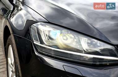 Хэтчбек Volkswagen Golf 2015 в 