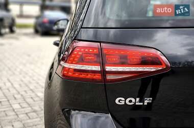 Хэтчбек Volkswagen Golf 2015 в 