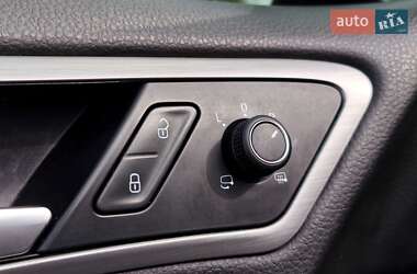 Хэтчбек Volkswagen Golf 2015 в 