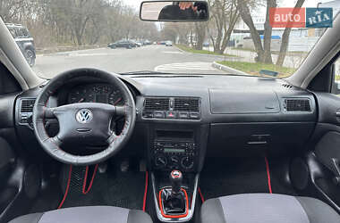 Універсал Volkswagen Golf 2001 в 