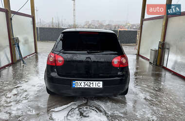Хетчбек Volkswagen Golf 2003 в 