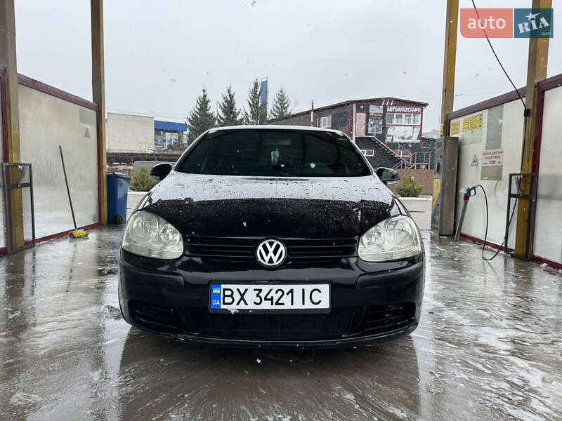 Хетчбек Volkswagen Golf 2003 в Хмельницькому