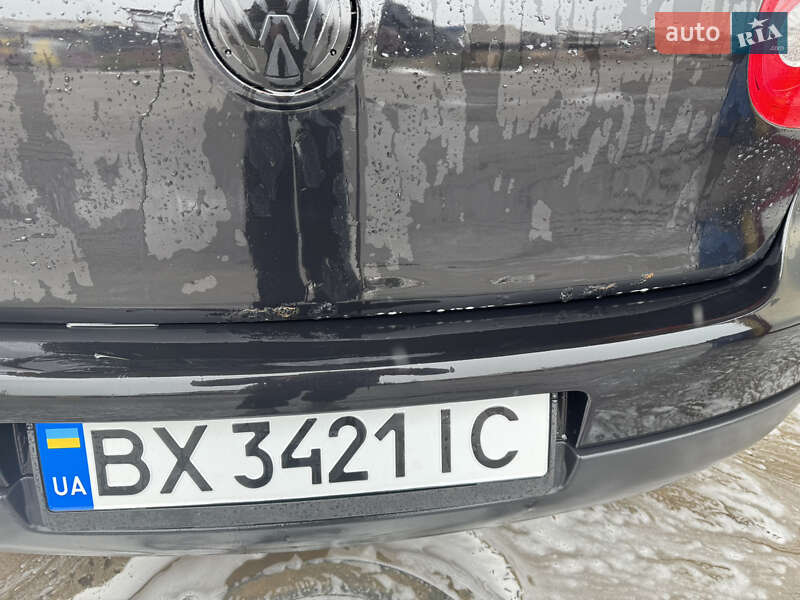 Хетчбек Volkswagen Golf 2003 в Хмельницькому