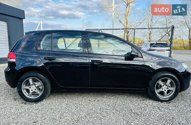 Хэтчбек Volkswagen Golf 2009 в 