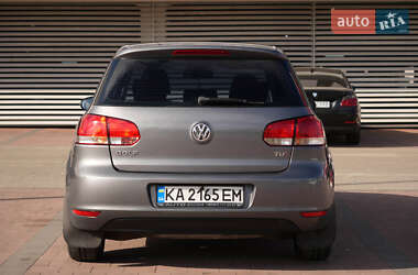 Хэтчбек Volkswagen Golf 2011 в 
