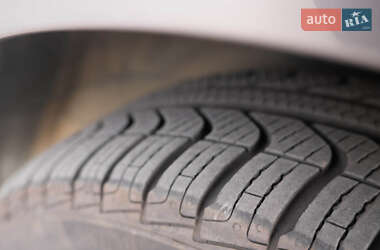 Хэтчбек Volkswagen Golf 2011 в 