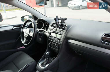 Хэтчбек Volkswagen Golf 2011 в 