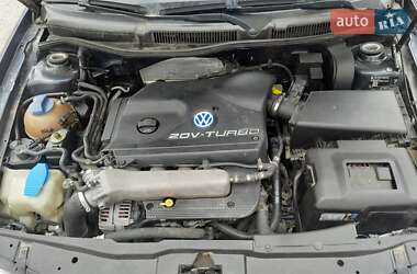 Хэтчбек Volkswagen Golf 2001 в 