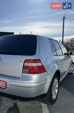 Хэтчбек Volkswagen Golf 2003 в 