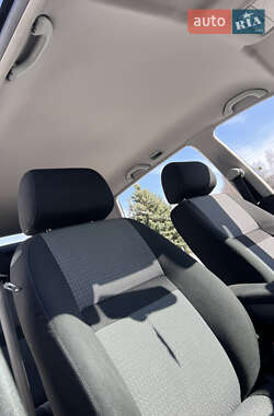 Хэтчбек Volkswagen Golf 2003 в 