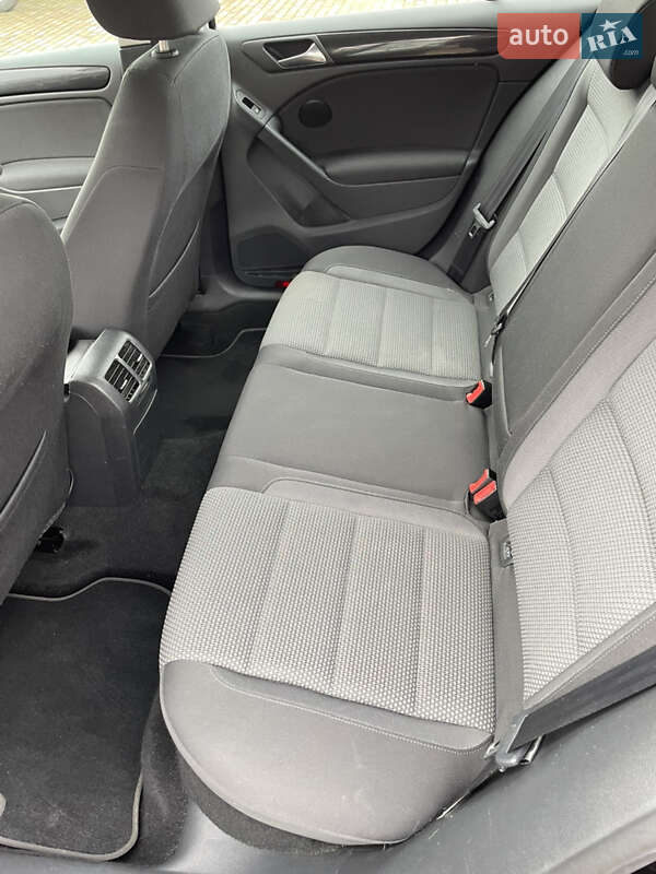 Хэтчбек Volkswagen Golf 2009 в Мукачево