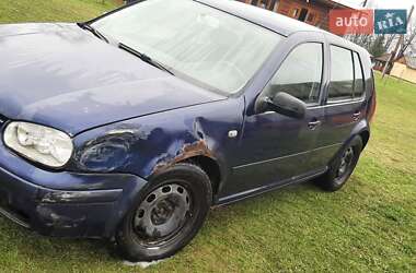 Хэтчбек Volkswagen Golf 2000 в 