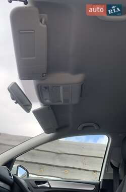 Хэтчбек Volkswagen Golf 2012 в 