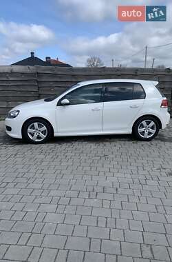 Хэтчбек Volkswagen Golf 2012 в 