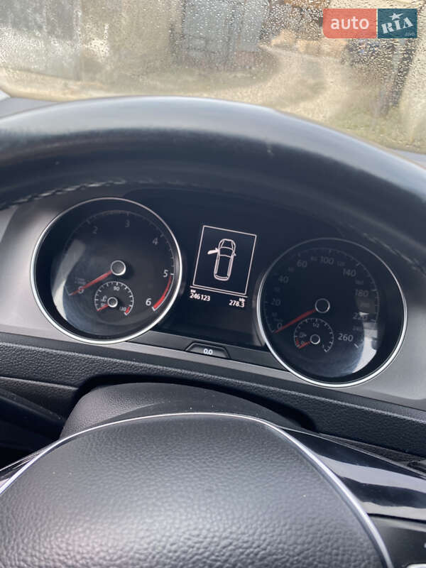 Универсал Volkswagen Golf 2013 в Ивано-Франковске