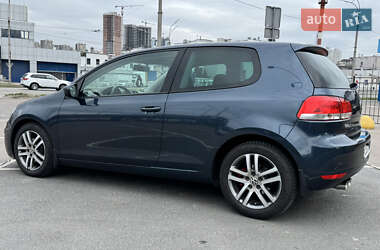 Хэтчбек Volkswagen Golf 2009 в 